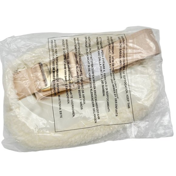 Wantable Belt Bag 9x6x2 Winter White Fleece Gold Colored Adjustable Strap NEW - Picture 3 of 10